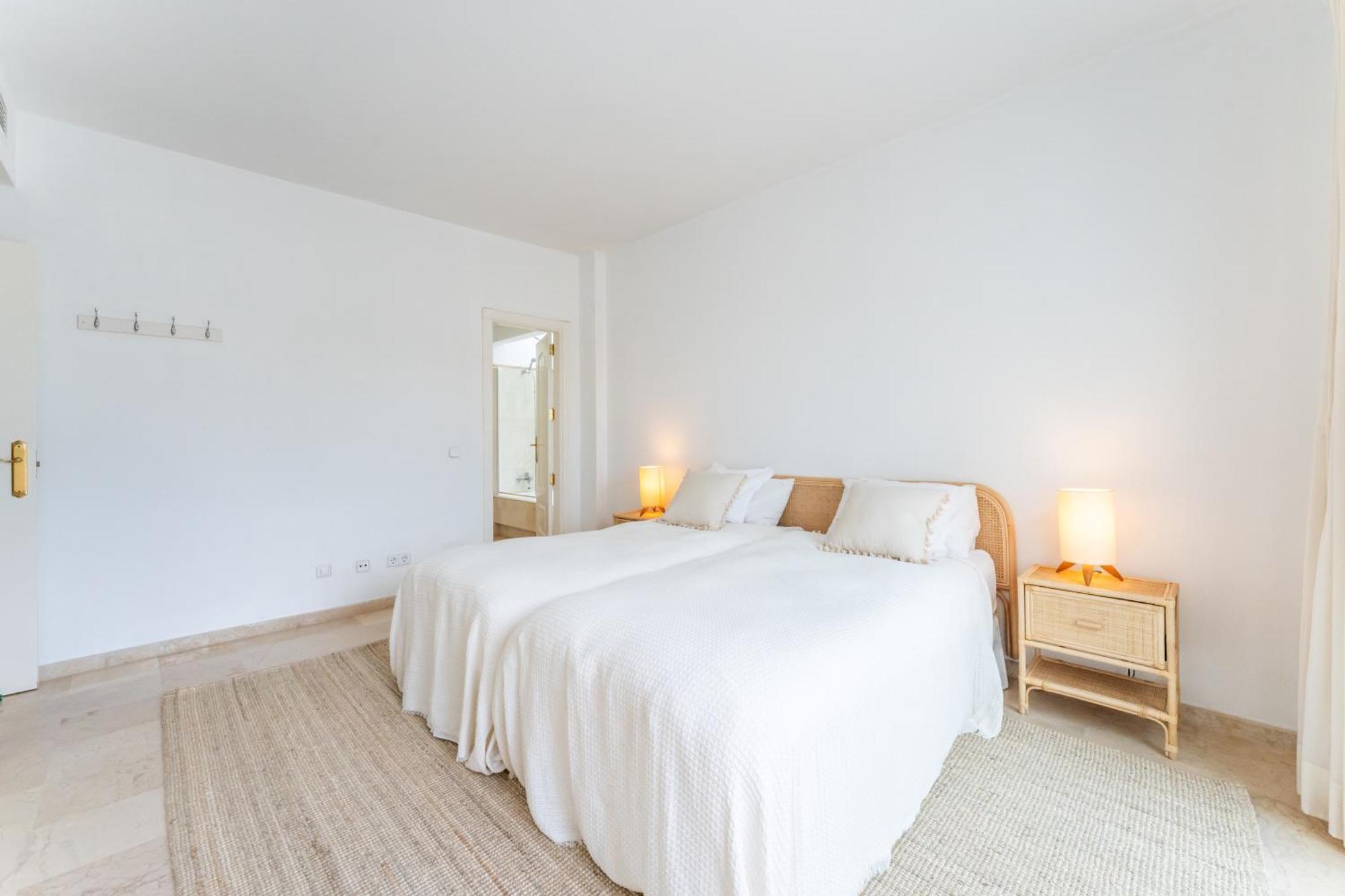 Palm Beachfront Apartment Marbella