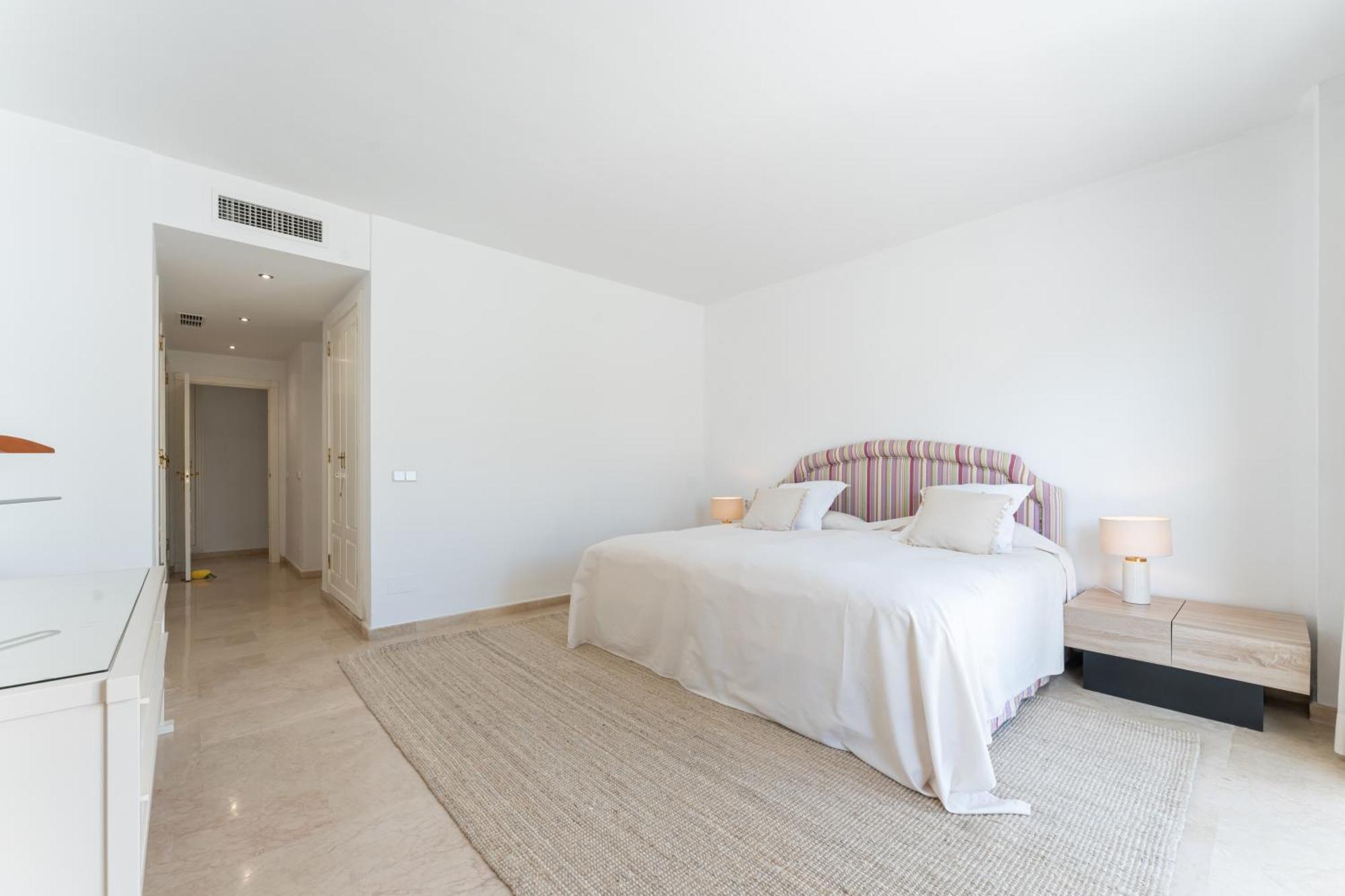 Palm Beachfront Apartment *